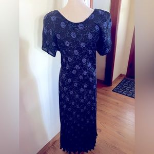 Lovely RABBIT Maxi Dress